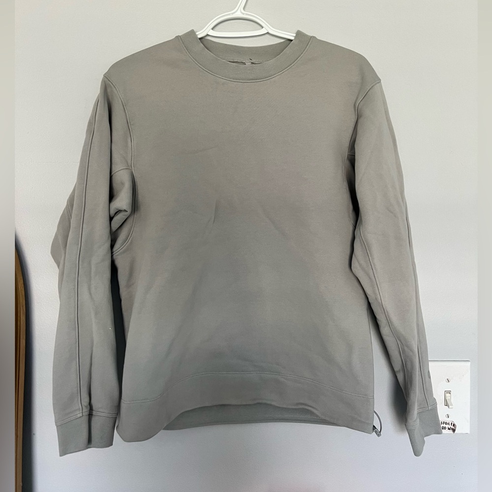 Men’s lululemonn sweatshirt